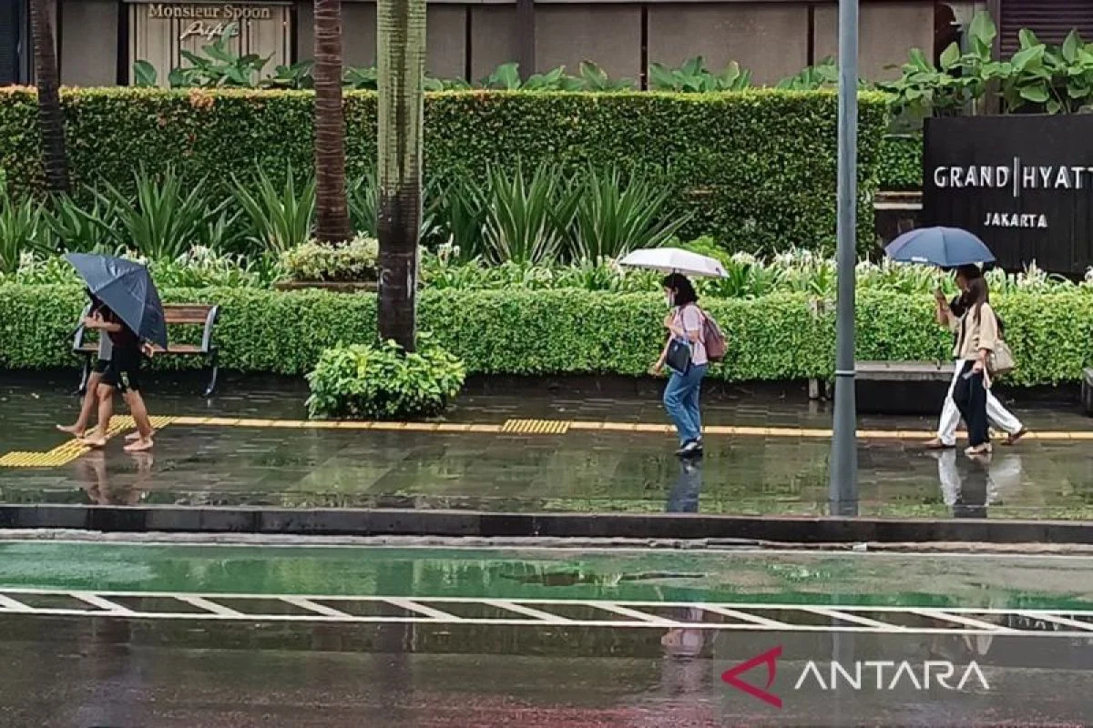 Ramalan Cuaca Akhir Pekan: Hujan Ringan Mengguyur Jabodetabek, Sumatera Utara dan Sejumlah Kota Besar