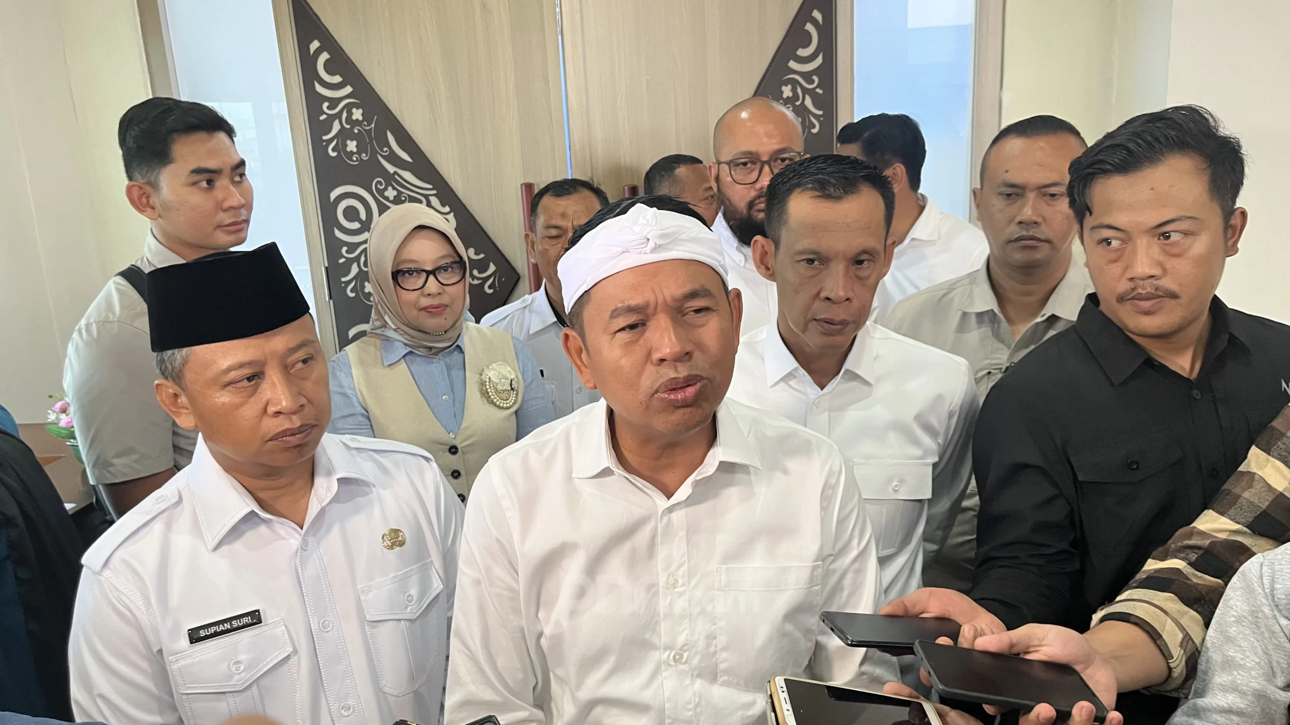 WFA ASN di Jawa Barat: Dedi Mulyadi Klaim Hemat BBM dan Anggaran, Ini Buktinya!