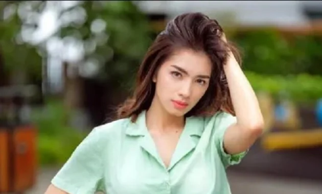 10 Potret Eksklusif Angel Karamoy Jelajahi Keindahan Brussels, Belgia!