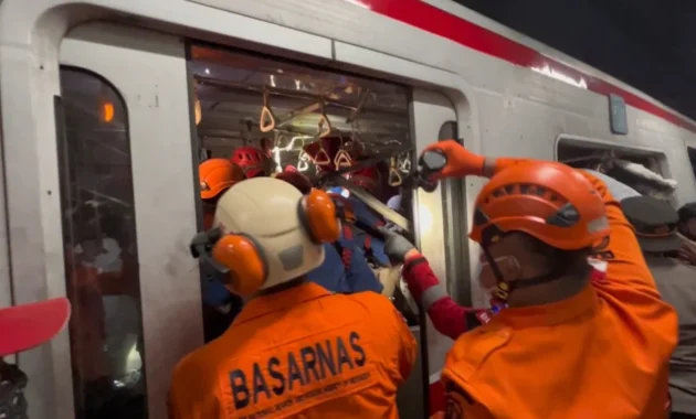 240 Penumpang Argo Bromo Selamat, Korban Terhimpit Masih Dievakuasi