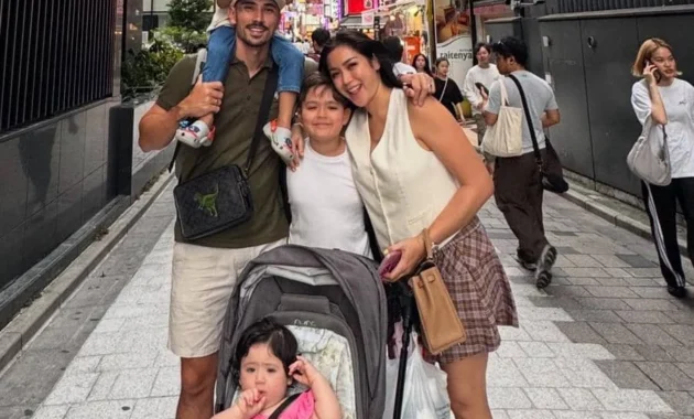 7 Potret Yura Yunita Liburan di Jepang, Penuh Ceria dan Elegan