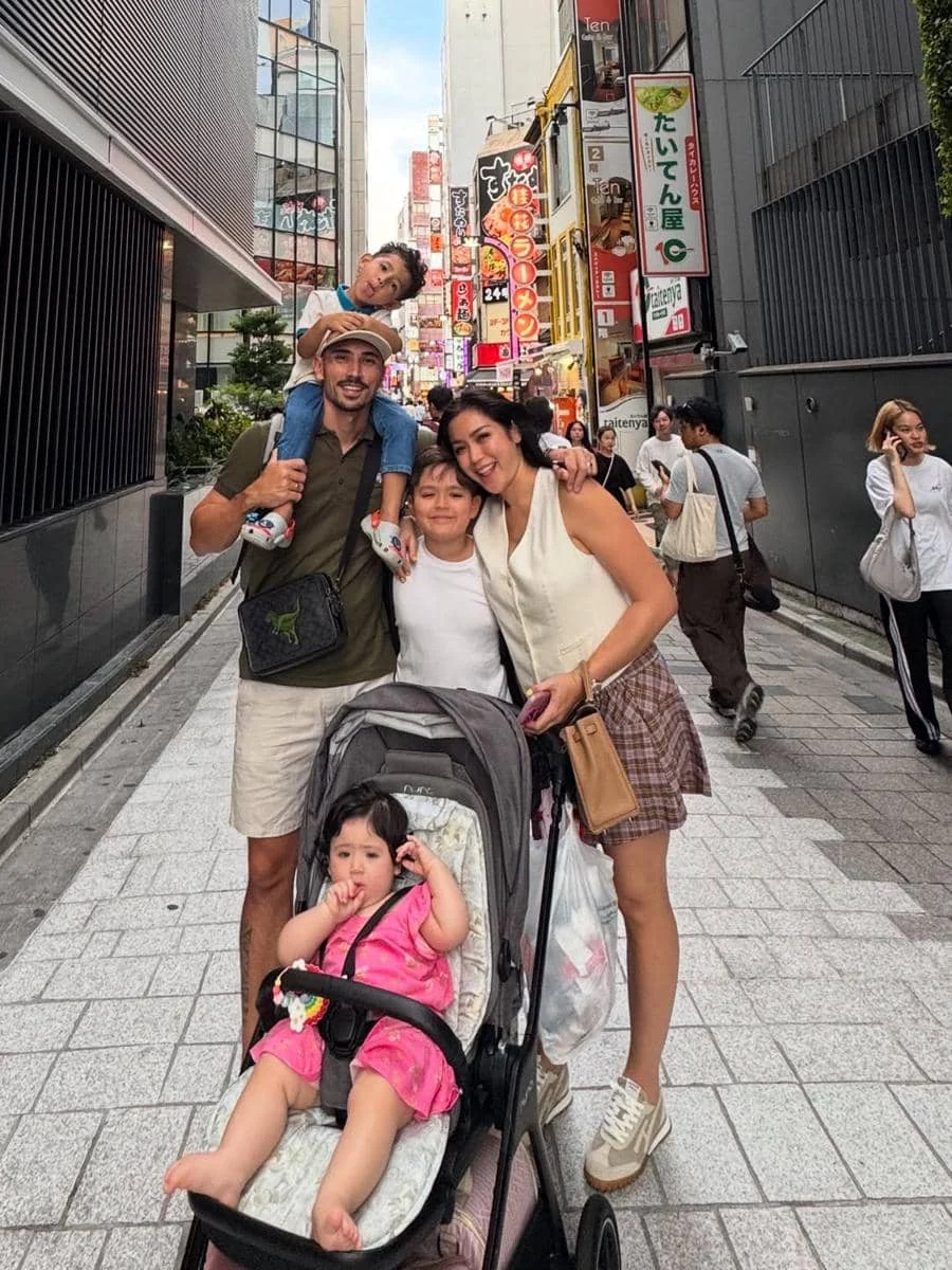 7 Potret Yura Yunita Liburan di Jepang, Penuh Ceria dan Elegan