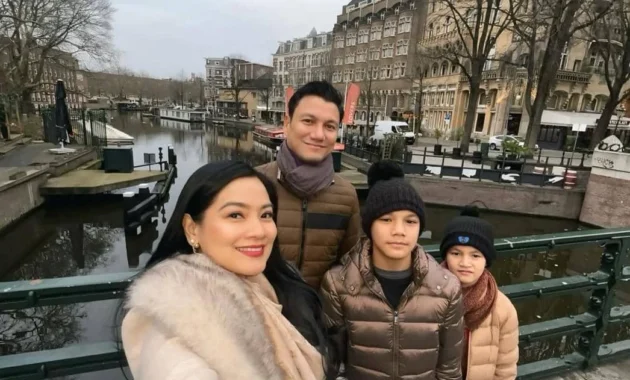 8 Potret Eksklusif Julie Estelle & Keluarga di Thailand: Liburan Seru yang Bikin Penasaran