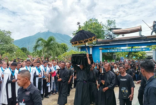 985 Personel Gabungan Amankan Prosesi Semana Santa di Larantuka