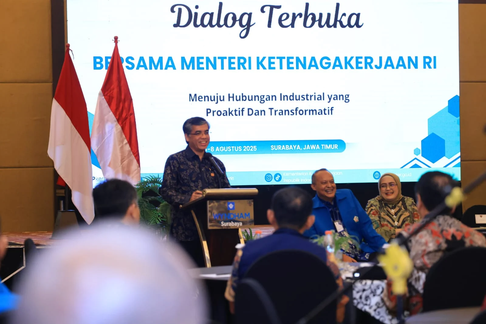 Agar Pekerja Tak Tertinggal oleh AI, Menaker Dorong Transformasi Hubungan Industrial