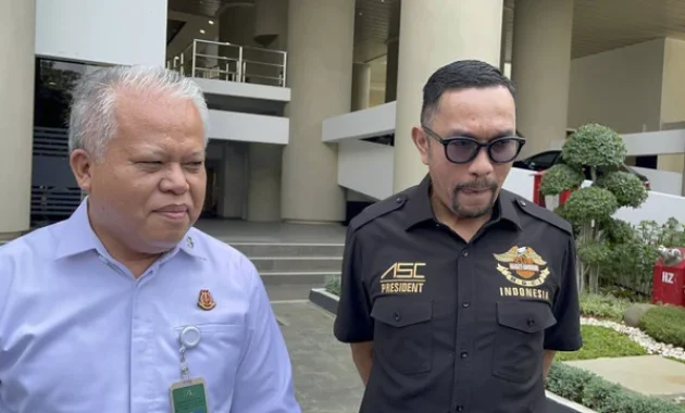 Ahmad Sahroni Minta Kejagung Cek Tahanan Lain yang Ditangani Kejari Karo Ahmad Sahroni Minta Kejagung Cek Tahanan Lain yang Ditangani Kejari Karo