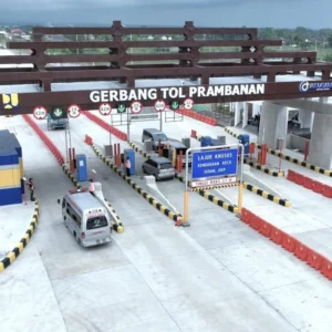 AHY Tanam Pohon di Koridor Hijau Tol Prambanan-Purwomartani, Sleman
