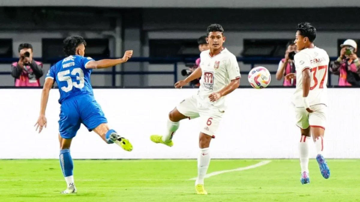 Alex Martins Bersinar, Dewa United Kalahkan Malut United 2-1 di Gelora Kieraha