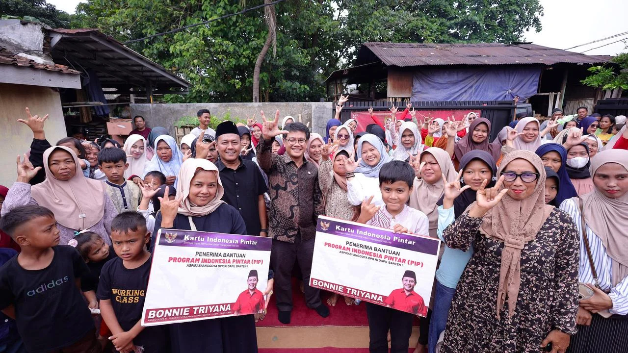 Anggota Komisi X DPR Bonnie Triyana Sebut Gaji Guru Bisa Minimal Rp 5 Juta Per Bulan