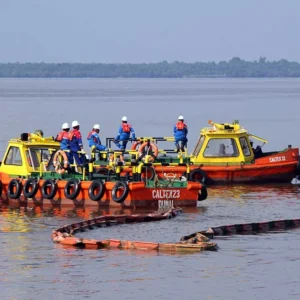 Antisipasi Minyak Tumpah, Otoritas Pelabuhan Bangka Belitung Pasang "Oil Boom"