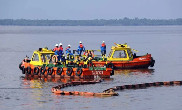 Antisipasi Minyak Tumpah, Otoritas Pelabuhan Bangka Belitung Pasang "Oil Boom"