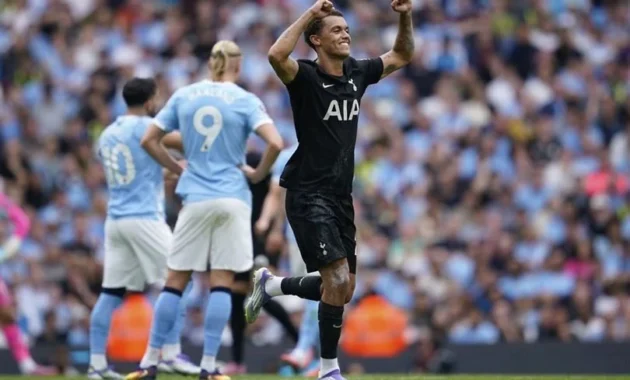 Antonín Kinský Menyelamatkan Tottenham: Kemenangan Tipis, Rekor Bersih, dan Dampak pada Papan Klasemen Premier League