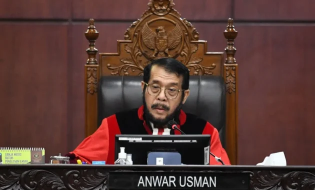 Anwar Usman Pingsan Usai Wisuda Purnabakti 15 Tahun Sebagai Hakim Mahkamah Konstitusi
