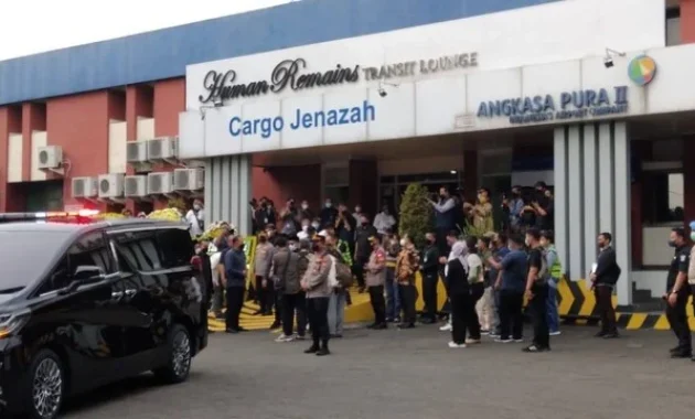 Area Kedatangan Tiga Jenazah TNI di Bandara Soetta Diperketat