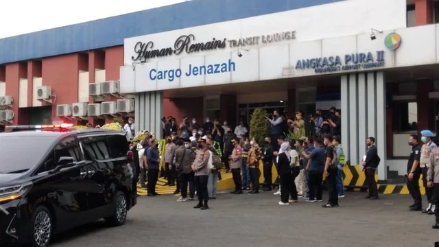 Area Kedatangan Tiga Jenazah TNI di Bandara Soetta Diperketat