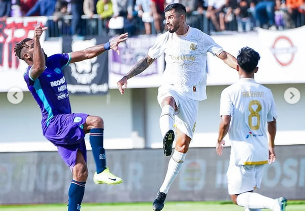 Arema FC Tampil Dominan, Guncang Persita 1-0: Analisis Taktik dan Dampaknya di BRI Super League 2025/2026