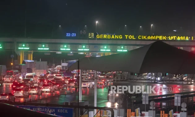 Arus Mudik Lebaran 2026 Masih Terasa di Tol Jakarta-Cikampek
