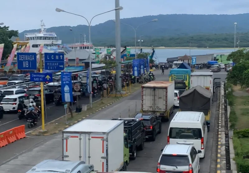 ASDP Jelaskan Lonjakan Truk Logistik di Pelabuhan Ketapang Pasca Lebaran dan Tindakan TBB