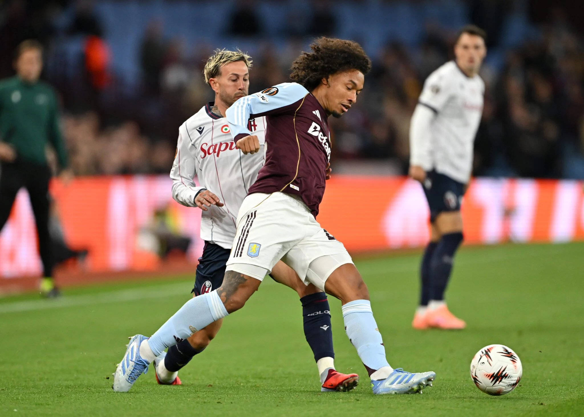 Aston Villa takluk dari Fulham, West Ham jaga asa bertahan