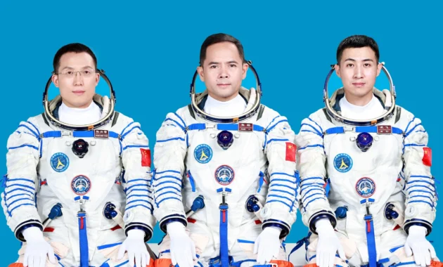 Astronaut Shenzhou-21 Selesaikan Rangkaian Spacewalk Ketiga