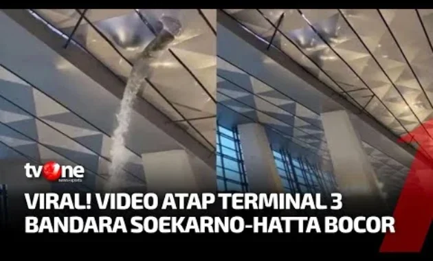 Atap Terminal 3 Gate 7 Bandara Soekarno-Hatta Jebol Akibat Hujan Deras Atap Terminal 3 Gate 7 Bandara Soekarno-Hatta Jebol Akibat Hujan Deras