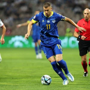 Awas Italia! Bosnia Siapkan Edin Džeko sebagai Senjata Utama di Final Play‑off Piala Dunia 2026