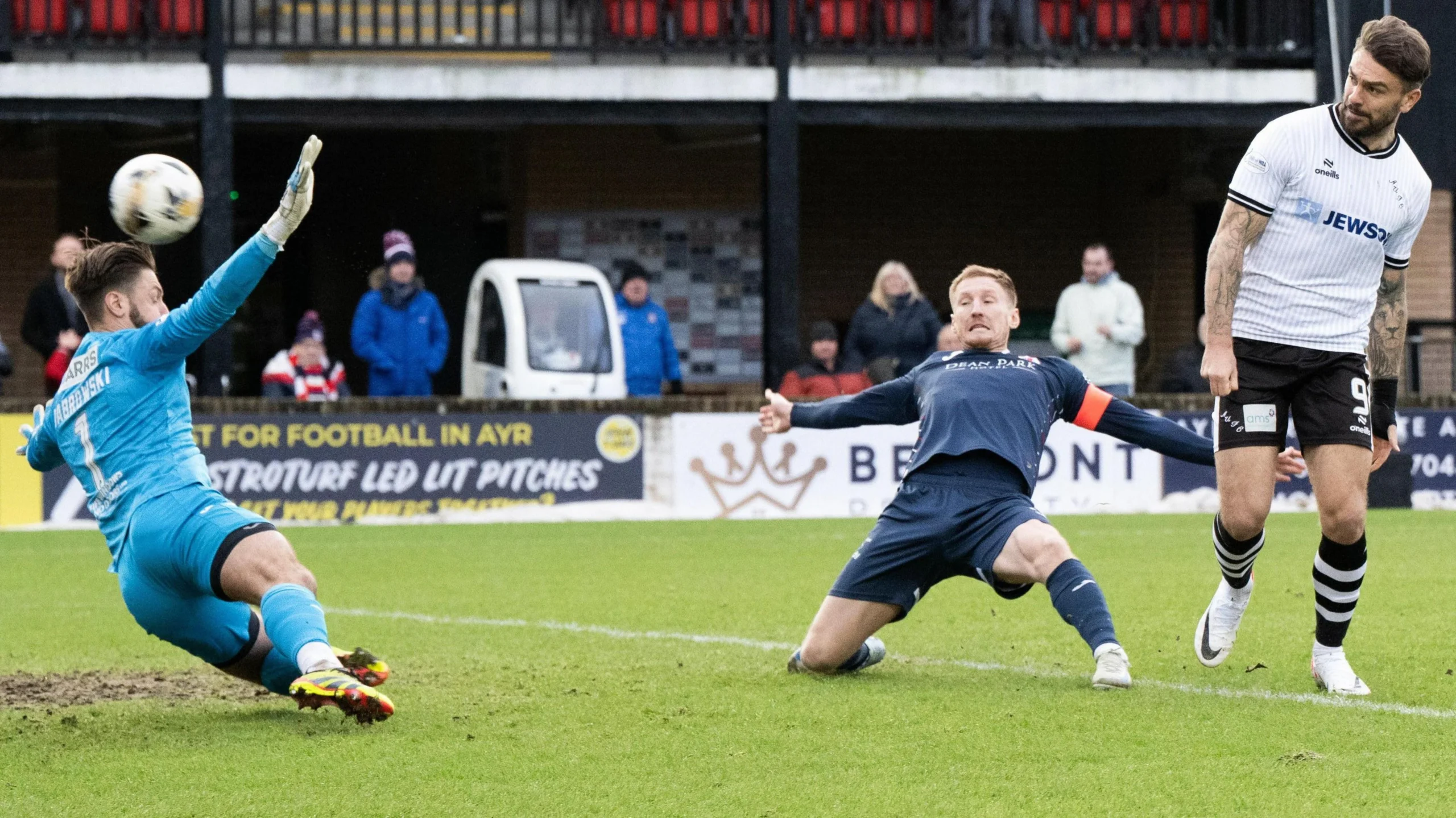 Ayr United Akhiri Deret 11 Kekalahan: Langkah Berani Interims Manager John Rankin di Tengah Perebutan Tempat di Championship