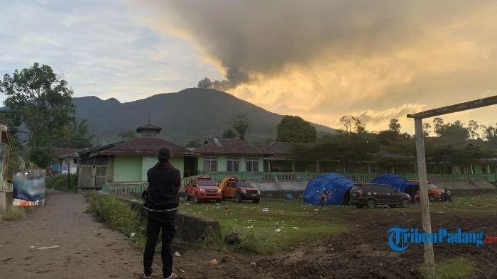 Badan Geologi Ingatkan Potensi Gas Beracun di Gunung Marapi