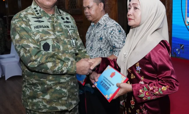 Bank Mantap Serahkan Santunan Khusus untuk Keluarga Prajurit TNI yang Gugur di Lebanon