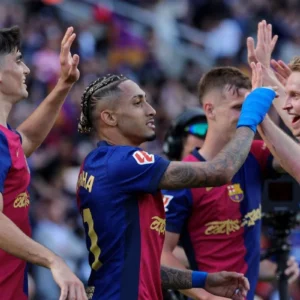 Barcelona Makin Jauhi Madrid Setelah Libas Espanyol, Flick: Gelar Belum Aman