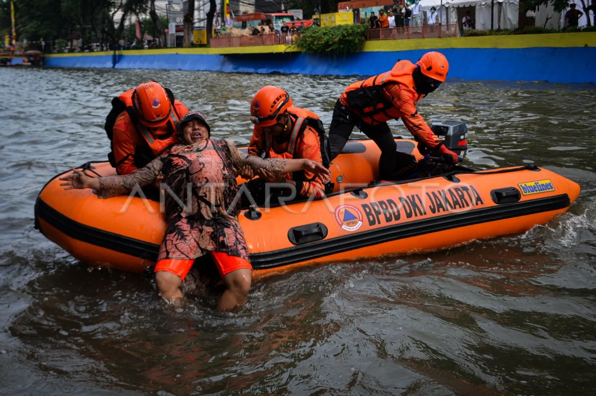 Basarnas Gelar Simulasi Penyelamatan Korban Tenggelam di Tangerang