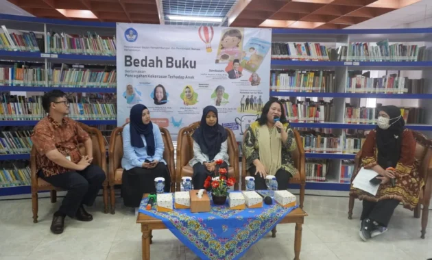 Bedah Buku Kedahsyatan Bahasa, Bahas Peran Bahasa dan Perempuan Bedah Buku Kedahsyatan Bahasa, Bahas Peran Bahasa dan Perempuan