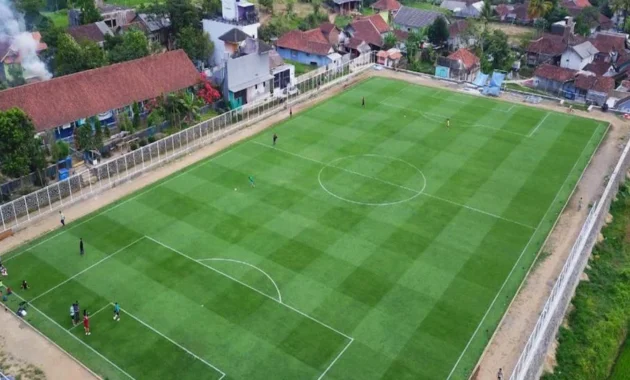 Berbagai Makna “Nice”: Dari Lapangan Sepak Bola Hingga Ramalan Cuaca