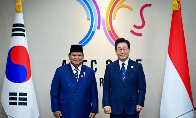 Bertemu Prabowo, Presiden Korea Selatan Singgung Pasokan LNG Indonesia
