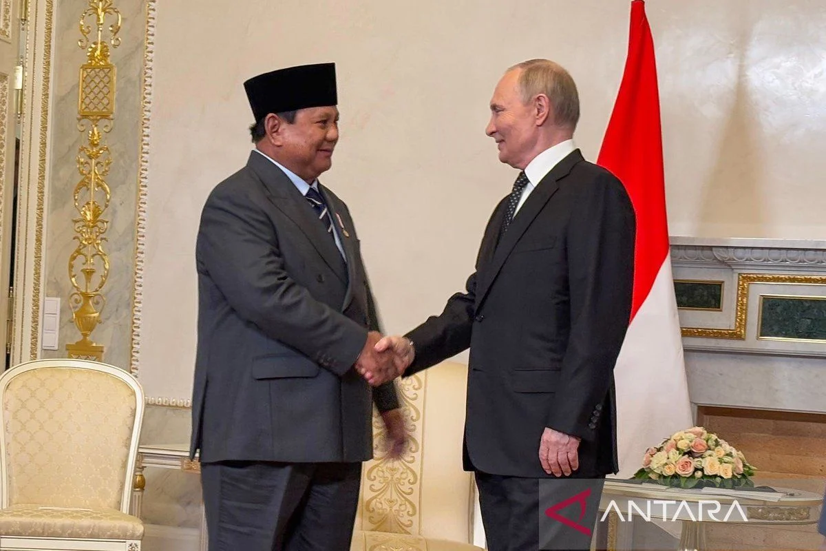 Bertemu Putin, Prabowo Jajaki Peluang Kerja Sama Strategis Indonesia–Rusia