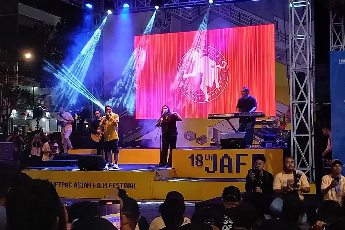 Bikin Baper! Kolaborasi Wijaya 80 dan Sal Priadi Ciptakan Lagu Cinta Lintas Agama yang Mengguncang Pendengar