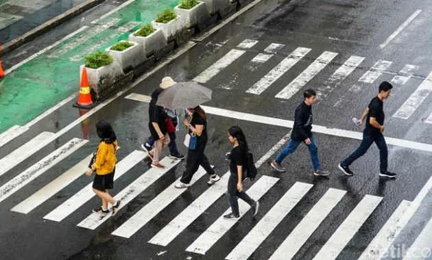 BMKG Ingatkan Hujan Lebat di Jabodetabek 5 Hari ke Depan, Warga Diminta Siaga!