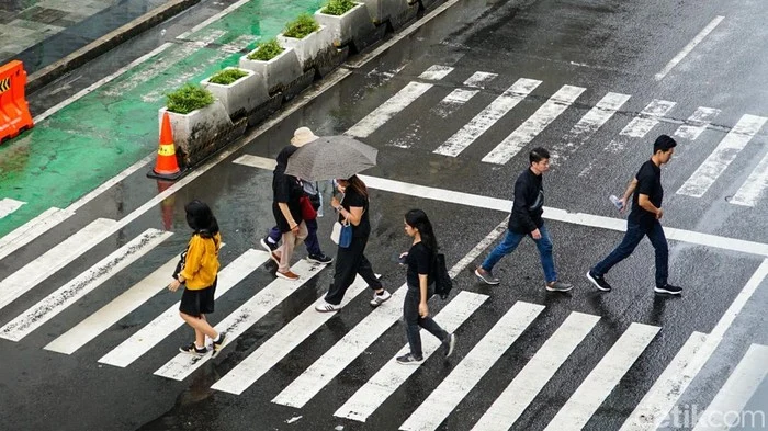 BMKG Ingatkan Hujan Lebat di Jabodetabek 5 Hari ke Depan, Warga Diminta Siaga!