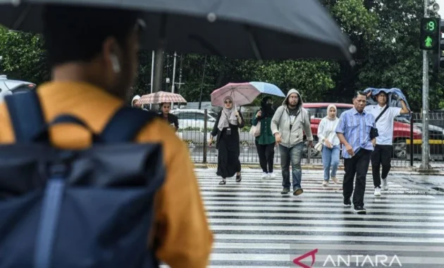 BMKG Perkirakan Hujan Ringan di Seluruh Wilayah Jakarta pada Hari Jumat