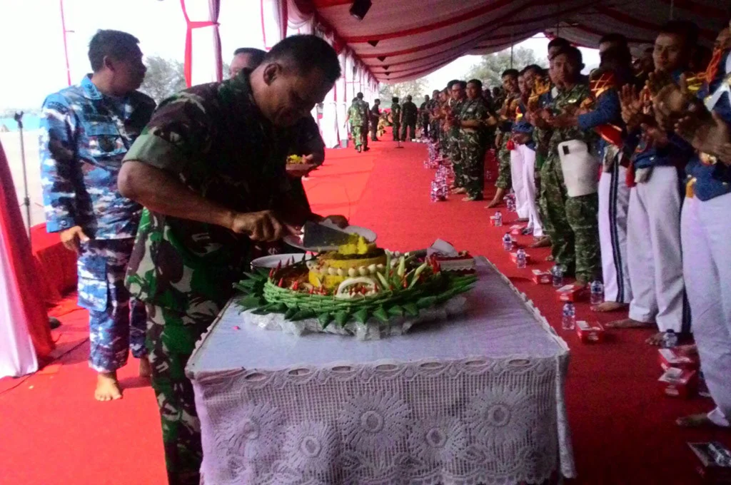Bos Gandara Grup Rayakan Ulang Tahun Istri dengan Batalion TNI di Tasikmalaya, Momen Haru Membuat Netizen Terpukau
