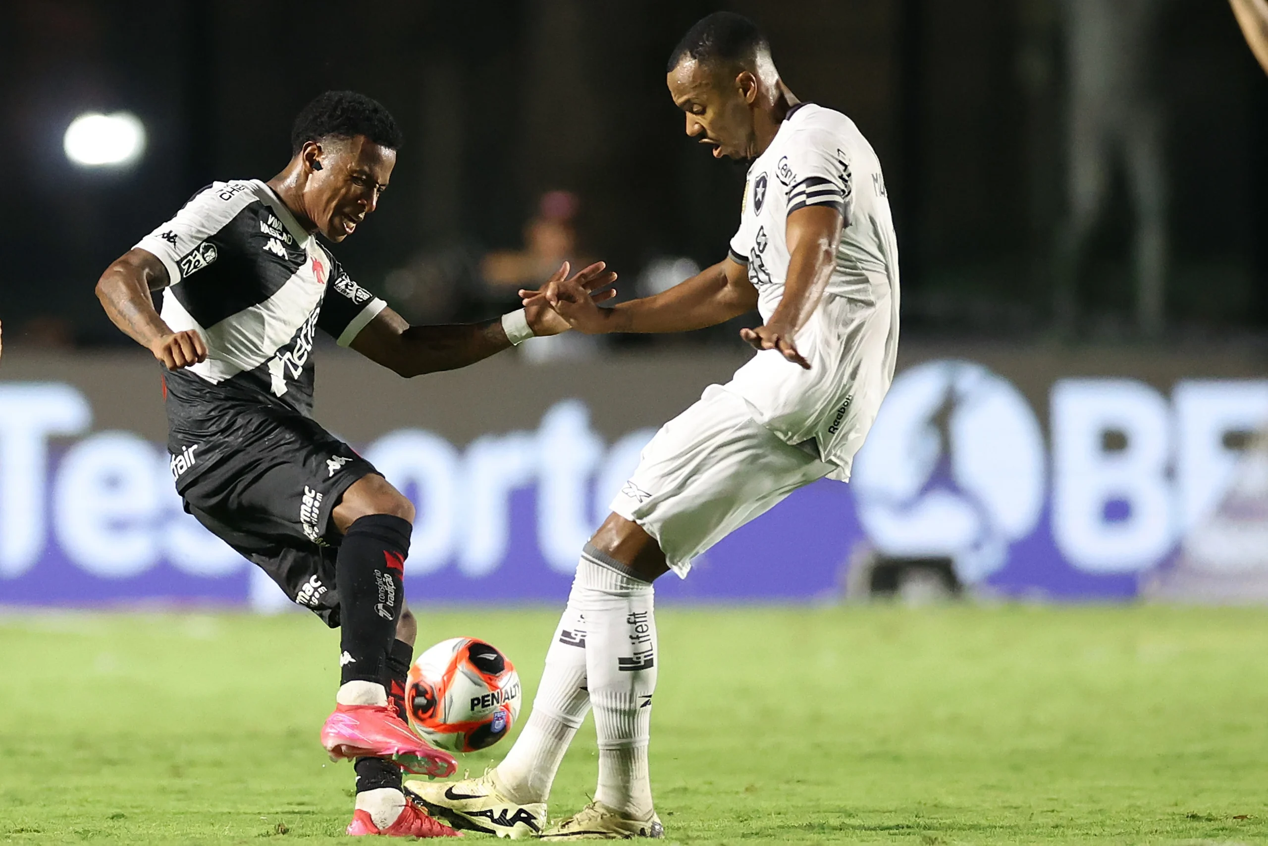 Botafogo dan Inter Berbagi Poin di Laga Dramatis Mané Garrincha: 2-2 yang Mengguncang Klasemen Brasileirão 2026