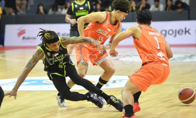 Buford catatkan triple-double saat Pelita Jaya tundukkan Hornbills