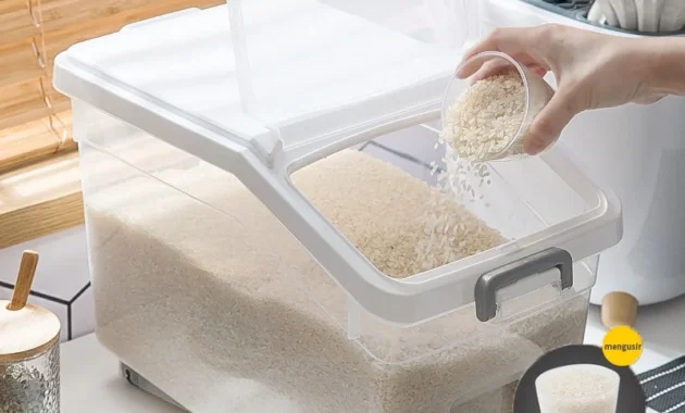 Bulog Jajaki Impor Plastik dari Malaysia untuk Wadah Penyimpanan Beras