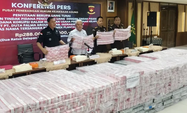 Bupati Tulungagung Diduga Pakai Uang Pemerasan Rp 2,7 Miliar untuk Sepatu LV dan THR