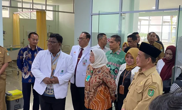 Cara Pemprov Kalimantan Timur Paksa Dokter Spesialis Betah di Pedalaman