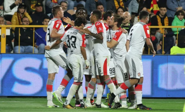 Catanzaro Menatap Playoff: Persaingan Seru Serie B di Tengah Lonjakan Biaya AI yang Mengubah Strategi Klub