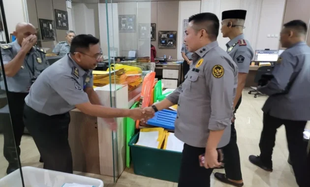 Cegah pungli, BP Batam-Imigrasi tertibkan identitas petugas