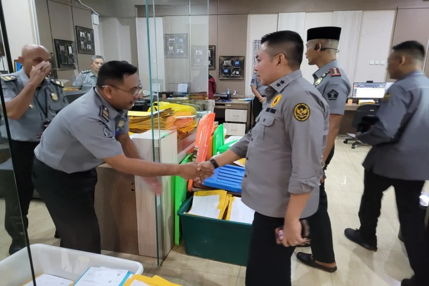 Cegah pungli, BP Batam-Imigrasi tertibkan identitas petugas