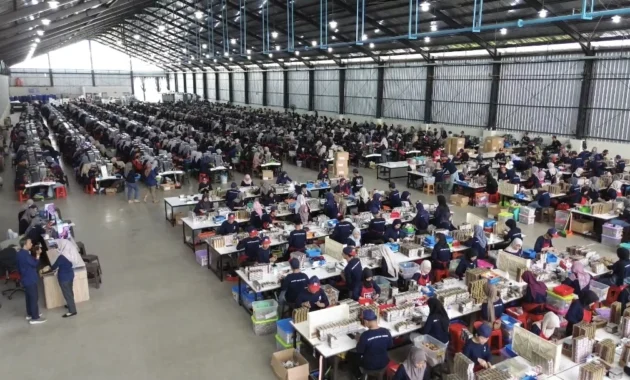 Cerita Haru Karyawan Difabel Rokok HS: Dulu Sering Ditolak Kerja, Kini Bisa Lunasi Utang