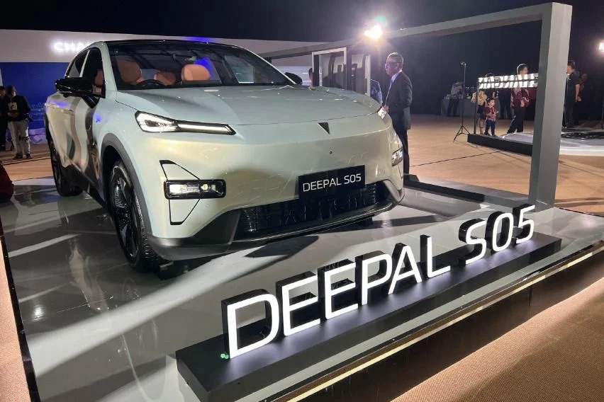 Changan Luncurkan Deepal S05 REEV: Mobil Listrik dengan Generator Bensin untuk Jarak Tempuh Lebih Jauh!
